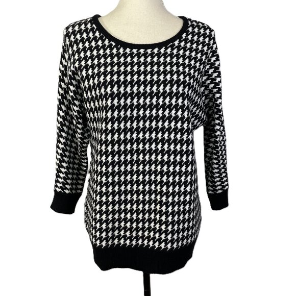 Carolyn Taylor Sweaters - Carolyn Taylor Houndstooth Sweater Black White Crew Neck Dolman Sleeves Size M